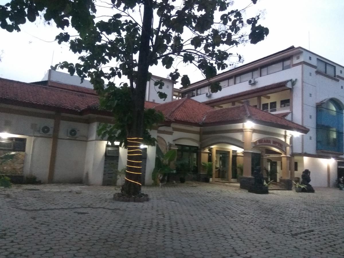 Graha Hotel Sragen Экстерьер фото